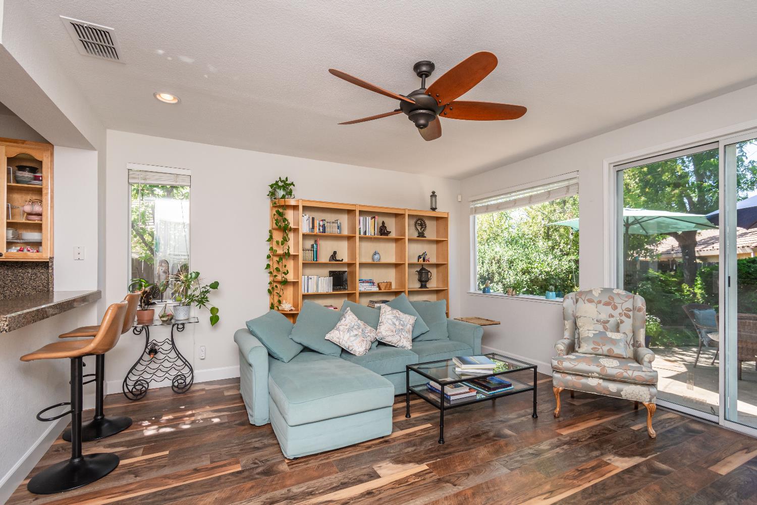 Detail Gallery Image 18 of 48 For 320 Leckenby Way, Folsom,  CA 95630 - 3 Beds | 2 Baths