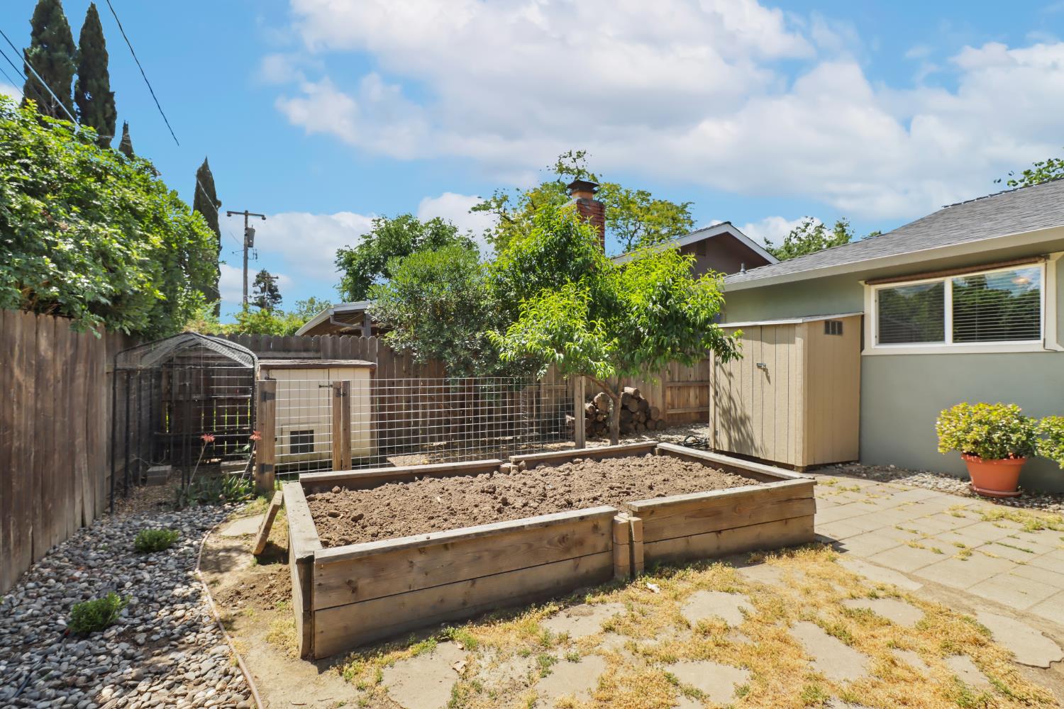 Detail Gallery Image 44 of 49 For 1614 Clemson Dr, Davis,  CA 95618 - 2 Beds | 2 Baths