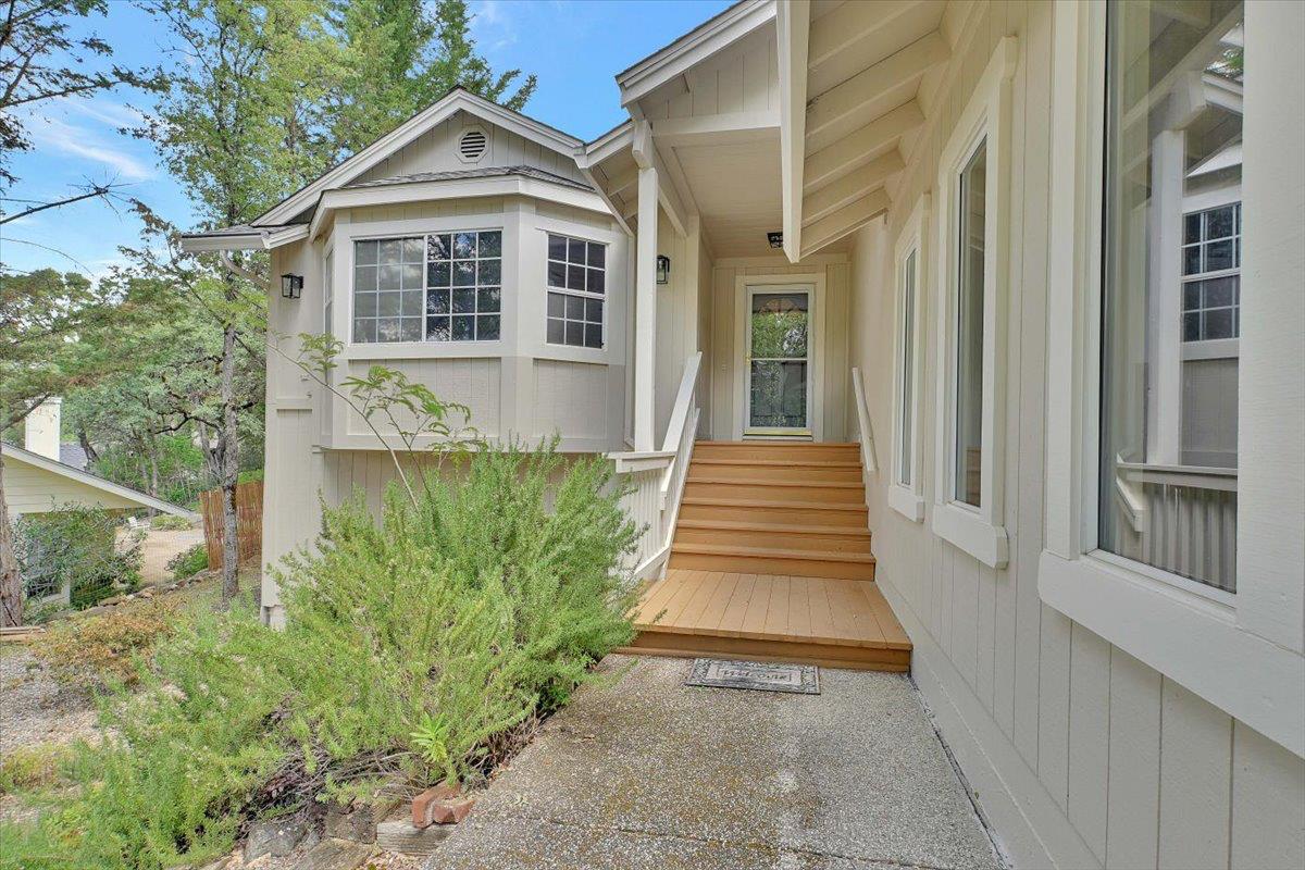 Detail Gallery Image 10 of 75 For 13901 Lake Wildwood Dr, Penn Valley,  CA 95946 - 3 Beds | 2 Baths