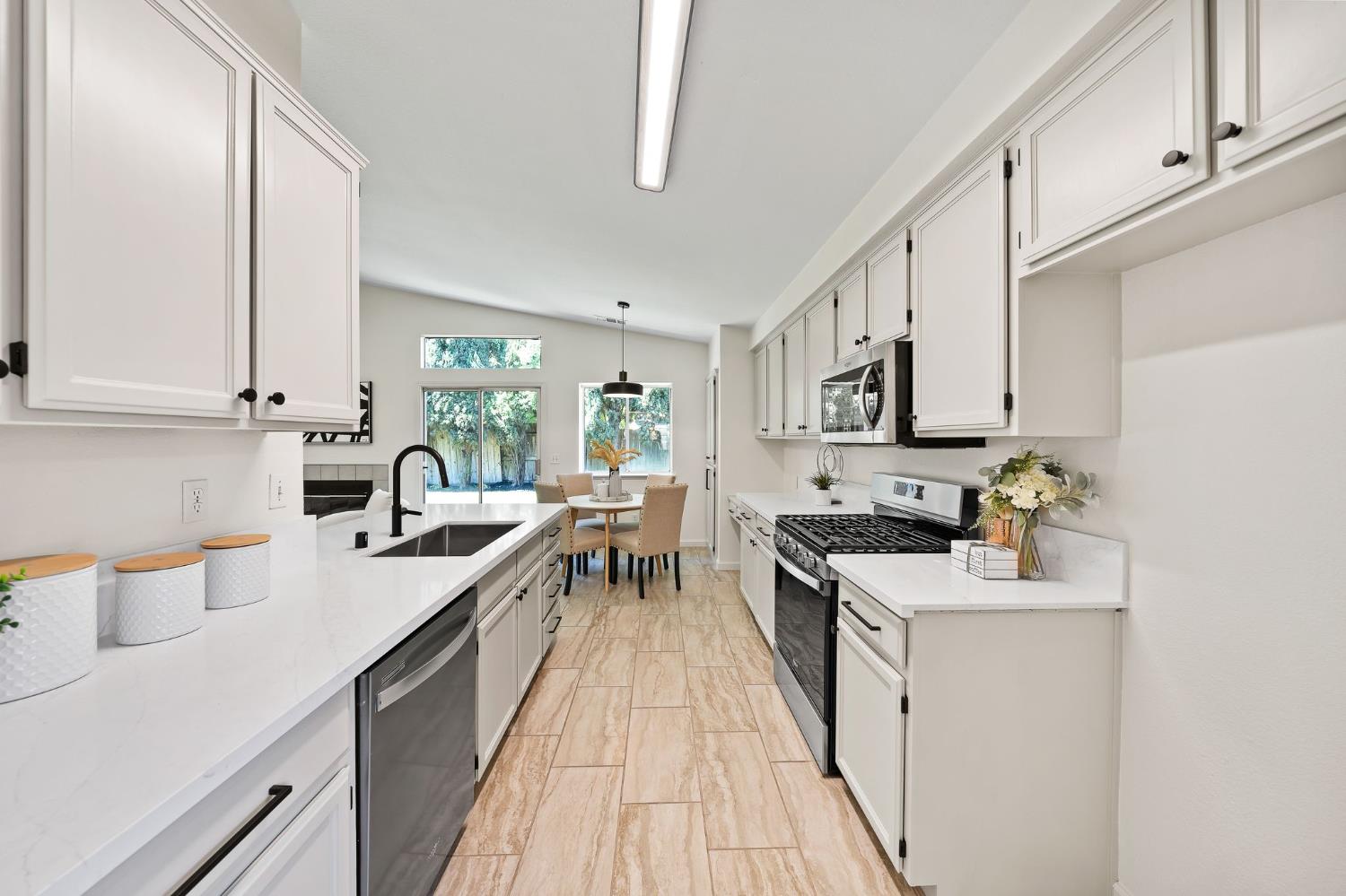 Detail Gallery Image 17 of 42 For 2167 Turtledove Ct, Lodi,  CA 95240 - 4 Beds | 2 Baths