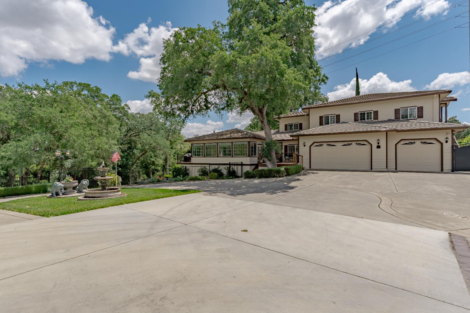 Detail Gallery Image 1 of 32 For 6604 Challis Ct, Citrus Heights,  CA 95610 - 3 Beds | 3 Baths
