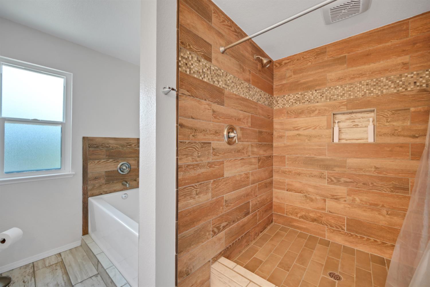 Detail Gallery Image 52 of 84 For 109 Bermuda Ct, Roseville,  CA 95678 - 4 Beds | 2/2 Baths