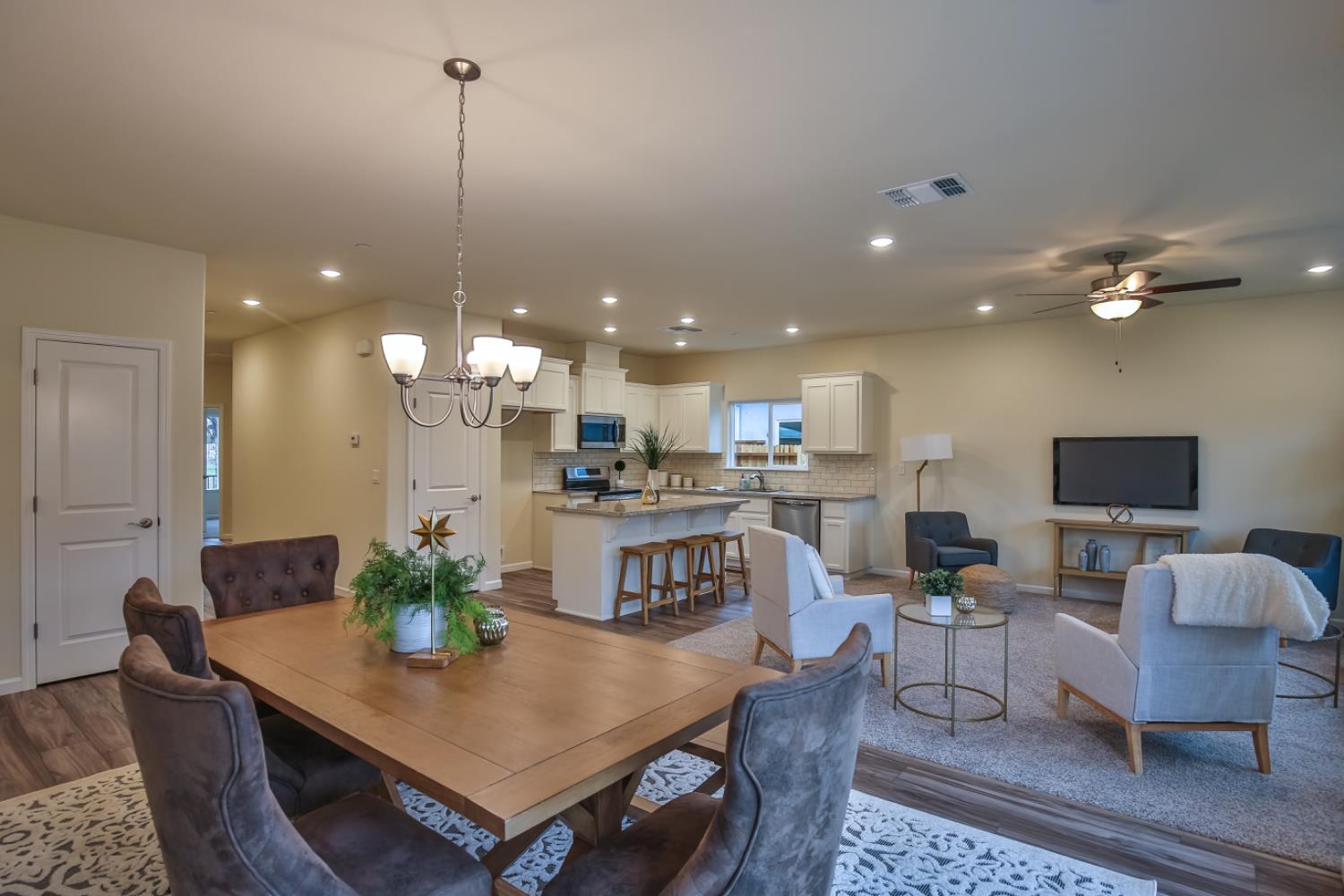 Detail Gallery Image 5 of 5 For 9109 Turnbull Ct, Elk Grove,  CA 95758 - 3 Beds | 2 Baths