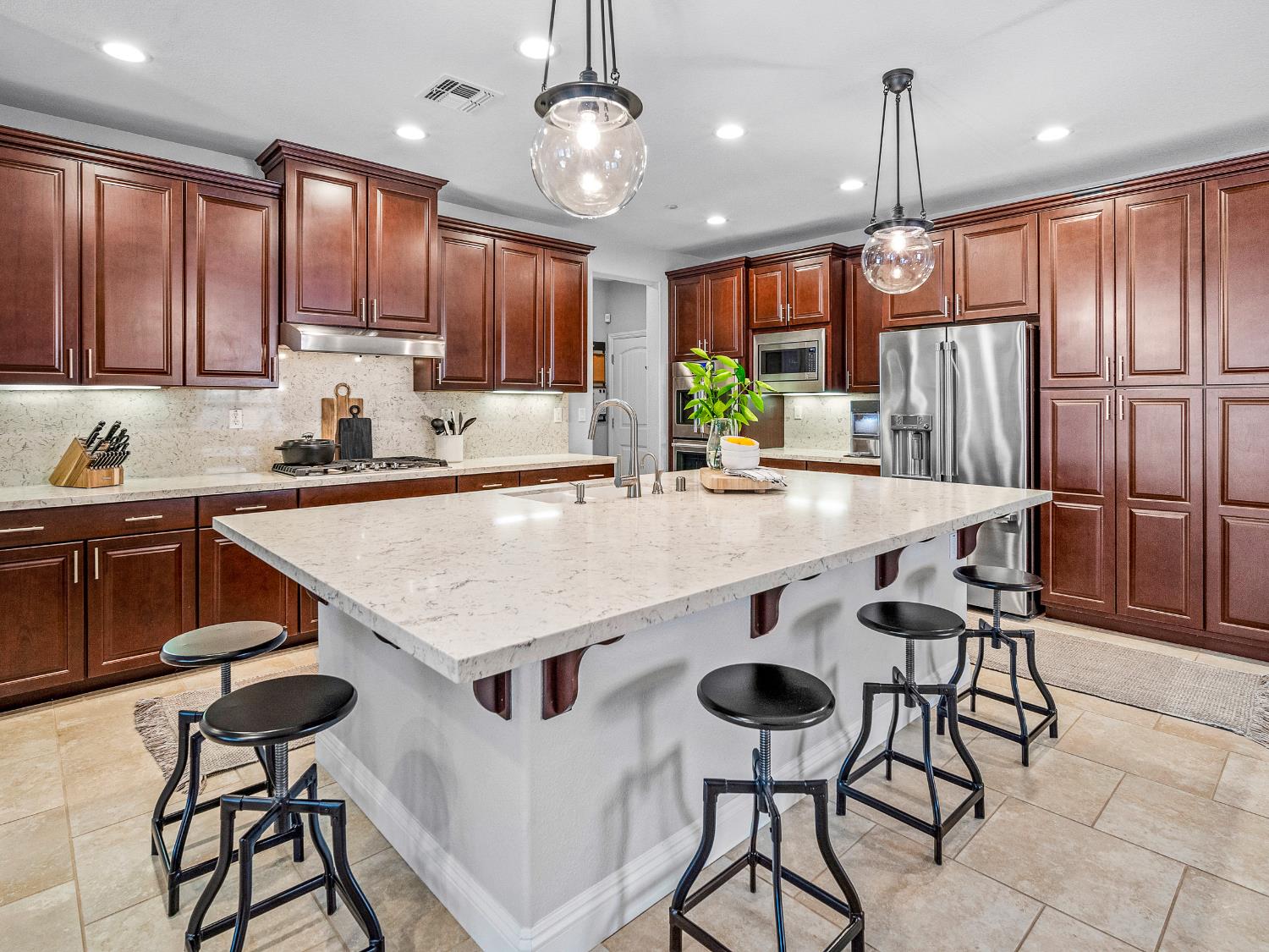 Detail Gallery Image 13 of 71 For 4015 David Loop, El Dorado Hills,  CA 95762 - 4 Beds | 3 Baths