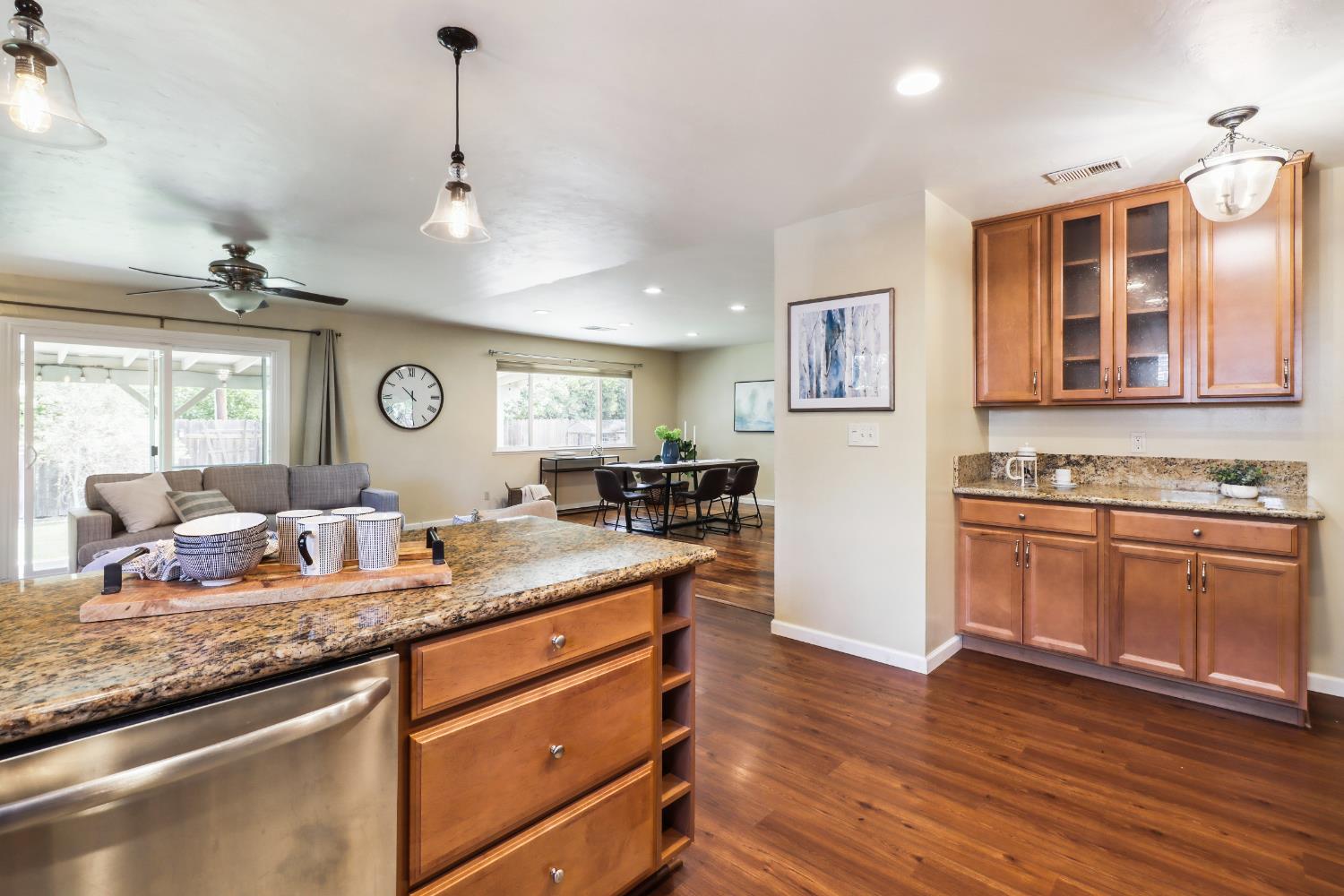 Detail Gallery Image 20 of 49 For 1614 Clemson Dr, Davis,  CA 95618 - 2 Beds | 2 Baths