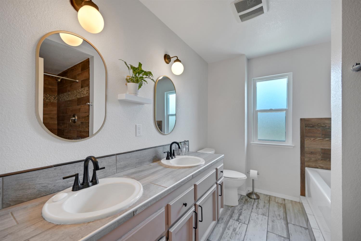 Detail Gallery Image 50 of 84 For 109 Bermuda Ct, Roseville,  CA 95678 - 4 Beds | 2/2 Baths