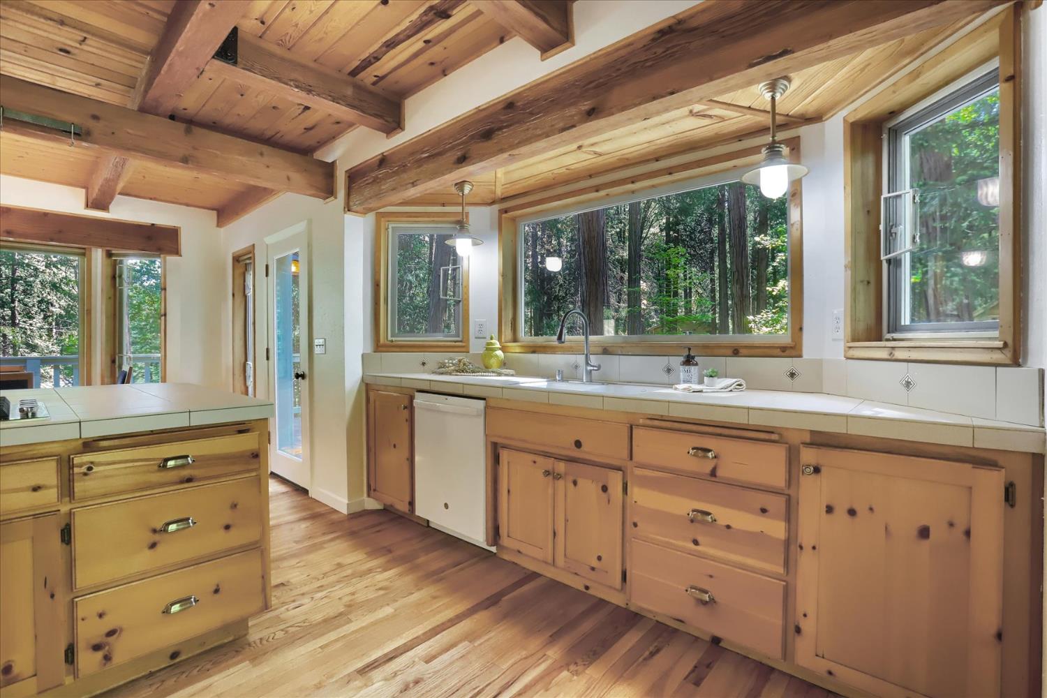 Detail Gallery Image 14 of 76 For 16800 Sun Bloom Way, Nevada City,  CA 95959 - 4 Beds | 3 Baths