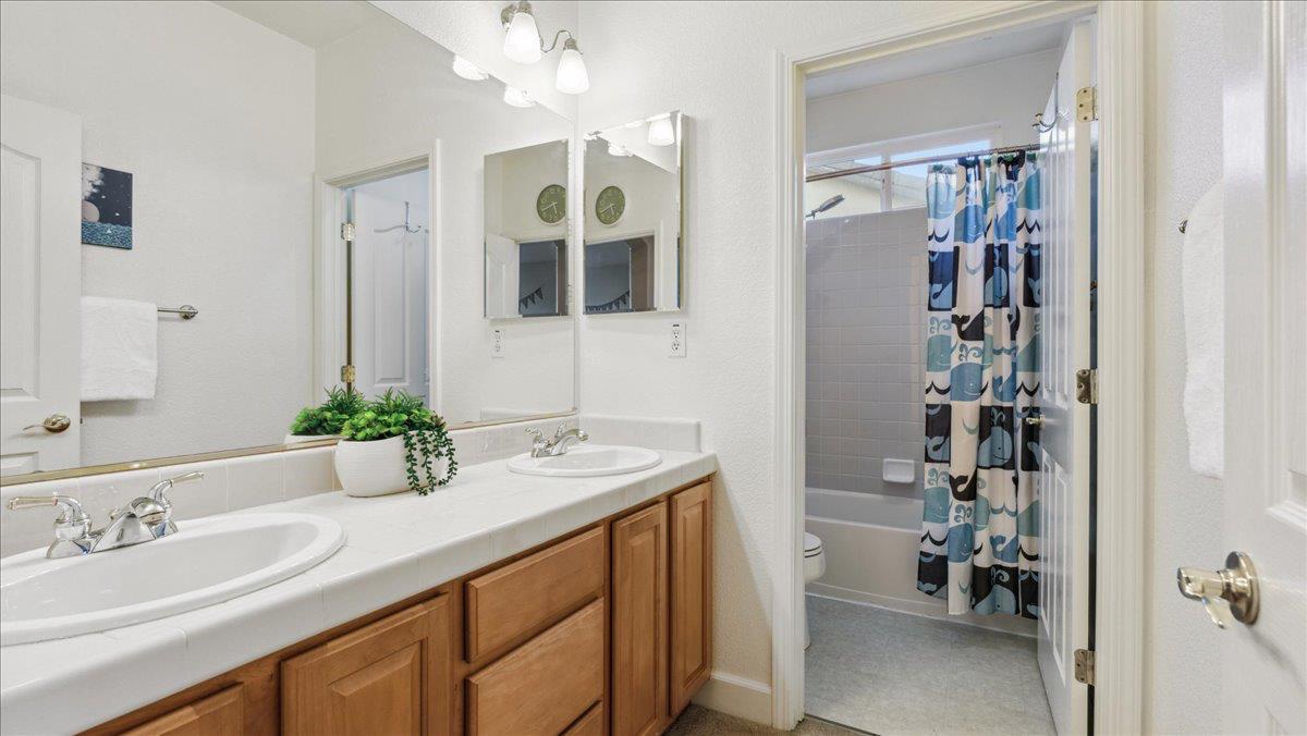 Detail Gallery Image 45 of 57 For 6433 Camellia Point Way, Roseville,  CA 95678 - 4 Beds | 3 Baths