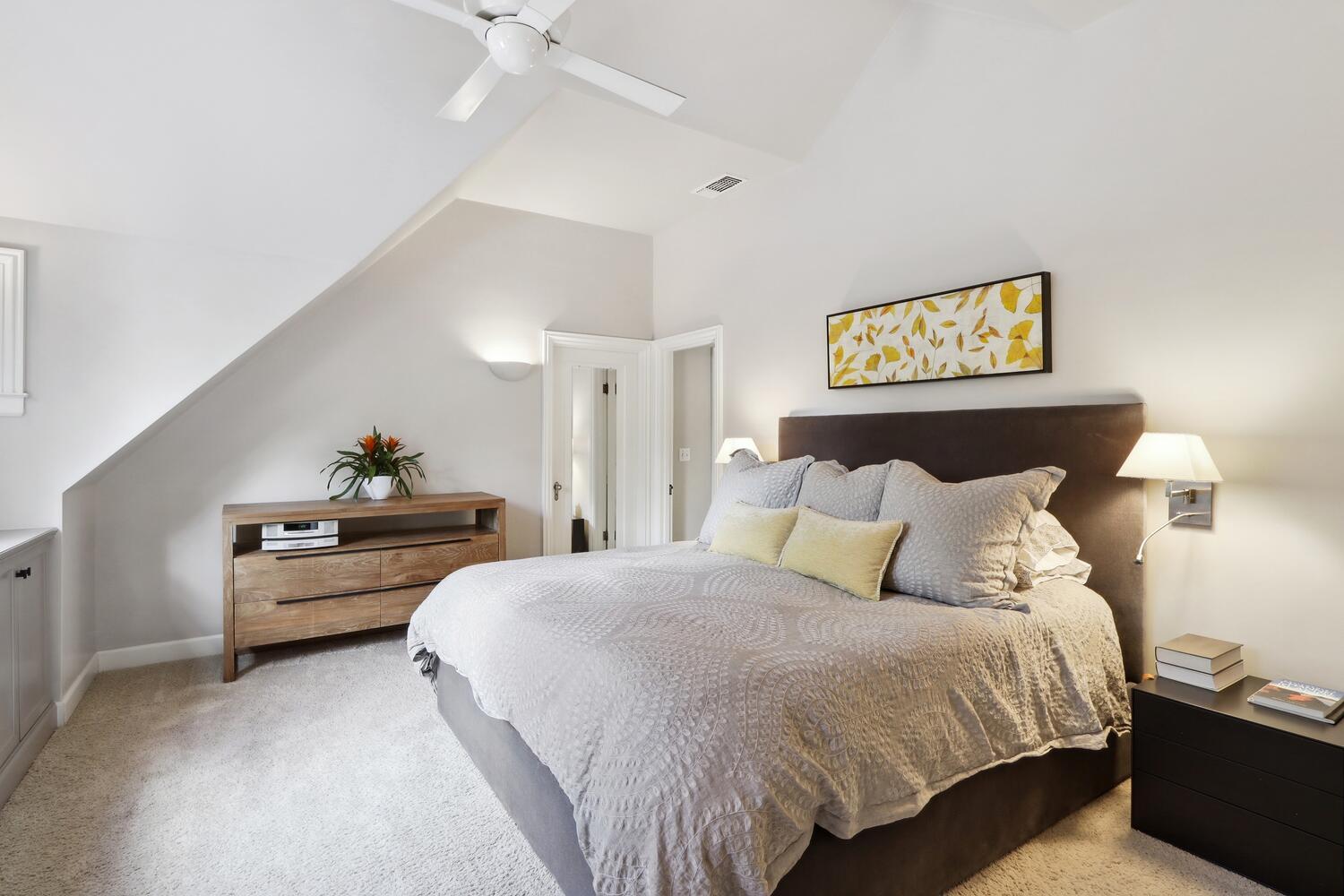Detail Gallery Image 25 of 62 For 2665 Donner Way, Sacramento,  CA 95818 - 4 Beds | 3 Baths