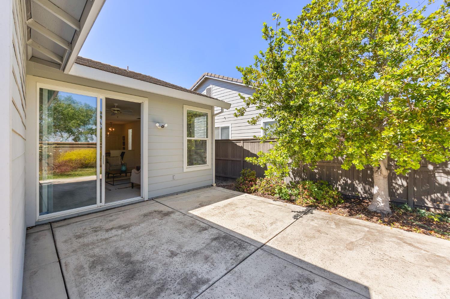 Detail Gallery Image 42 of 66 For 2339 Ryedale Ln, Sacramento,  CA 95835 - 2 Beds | 2 Baths