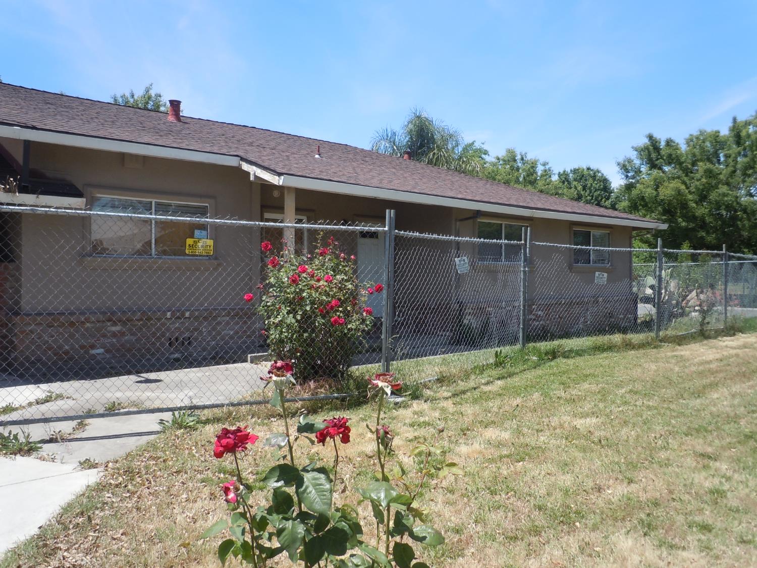 Detail Gallery Image 1 of 33 For 7100 20th St, Sacramento,  CA 95822 - 3 Beds | 2 Baths