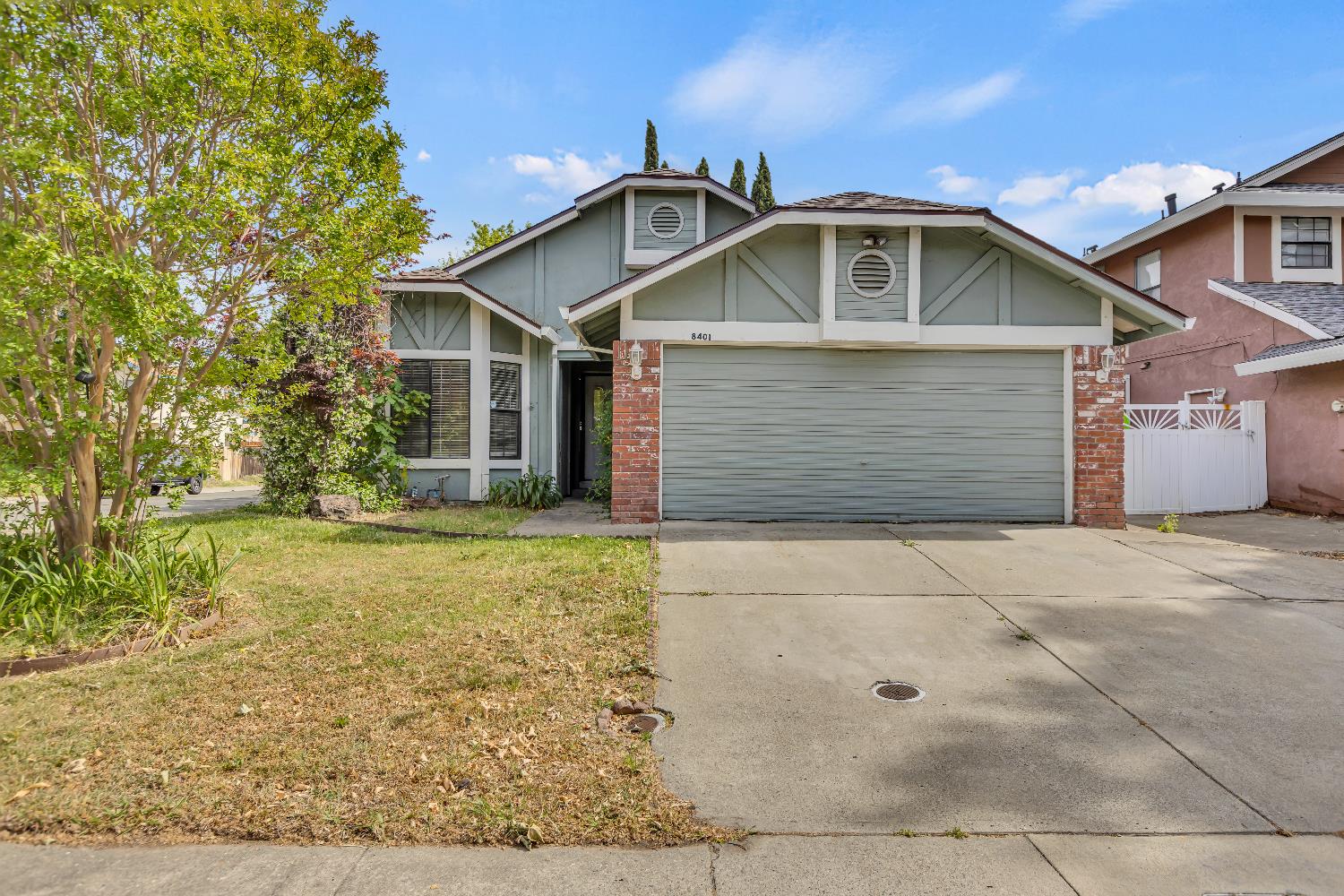 Detail Gallery Image 1 of 38 For 8401 Sunblaze Way, Sacramento,  CA 95823 - 3 Beds | 2 Baths