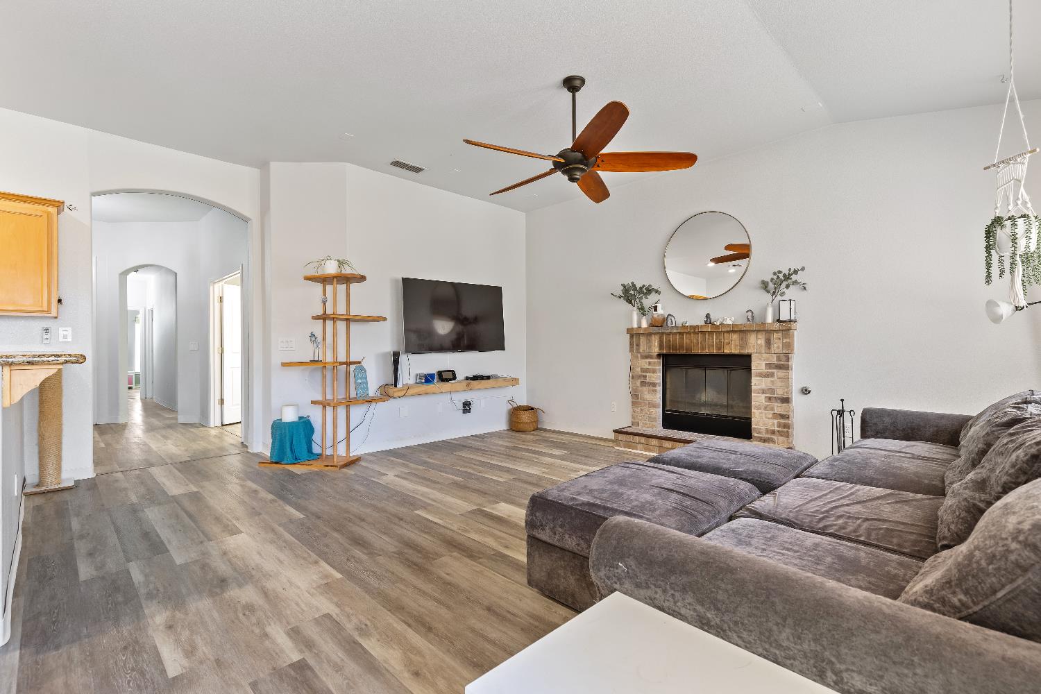 Detail Gallery Image 11 of 36 For 1795 Sea Side Ct, Plumas Lake,  CA 95961 - 4 Beds | 2 Baths