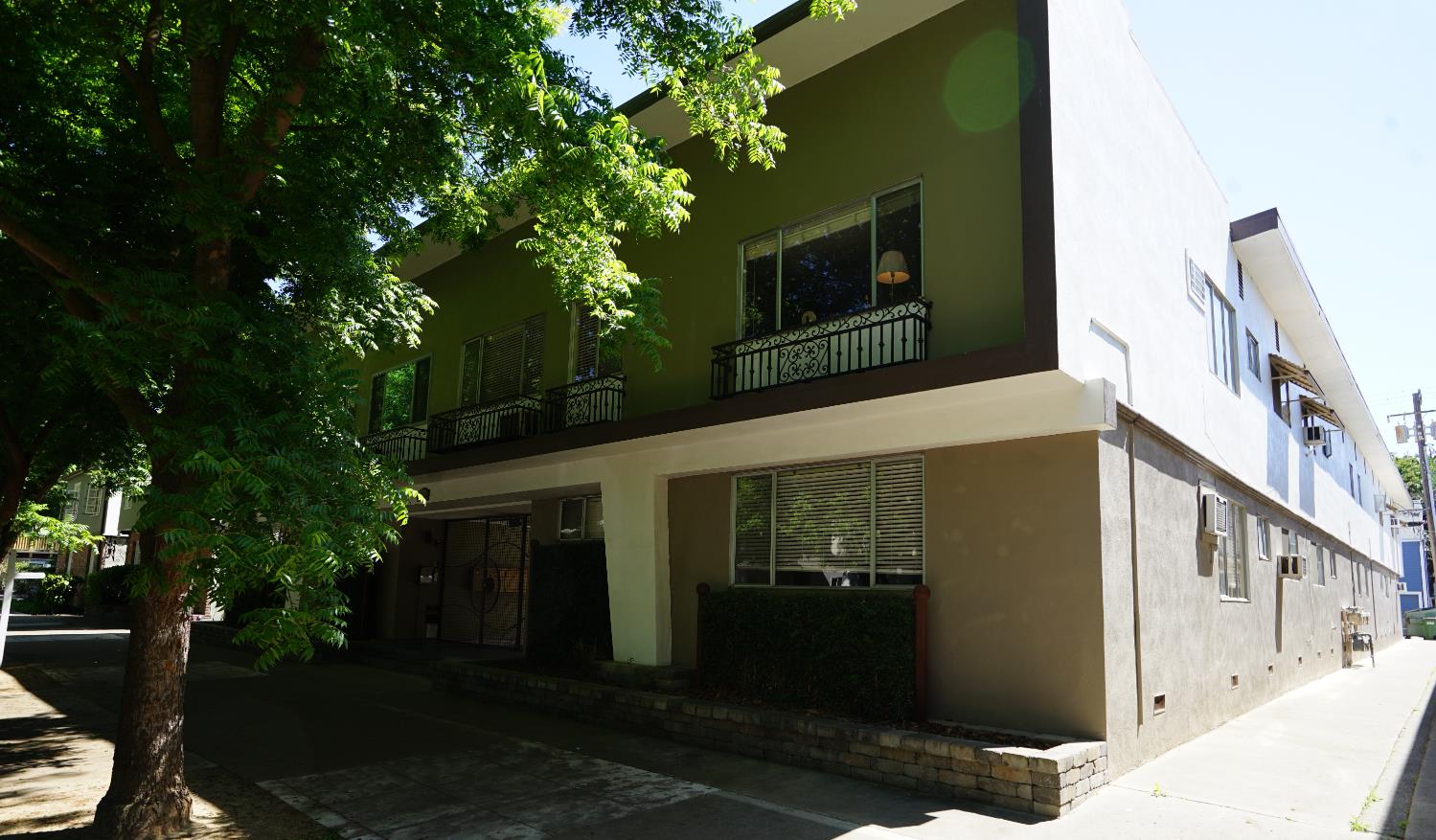 Detail Gallery Image 10 of 19 For 1716 O St, Sacramento,  CA 95811 - – Beds | – Baths