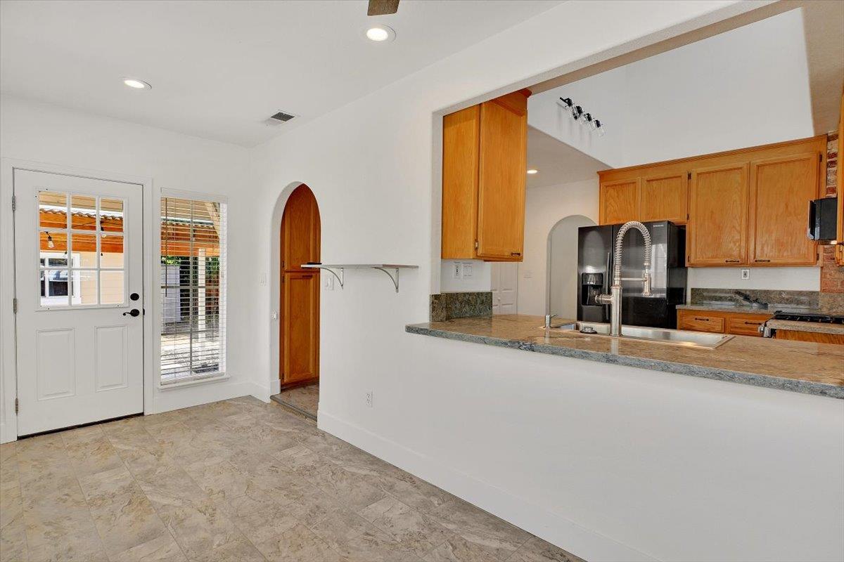 Grant Way, Yuba City, California image 22