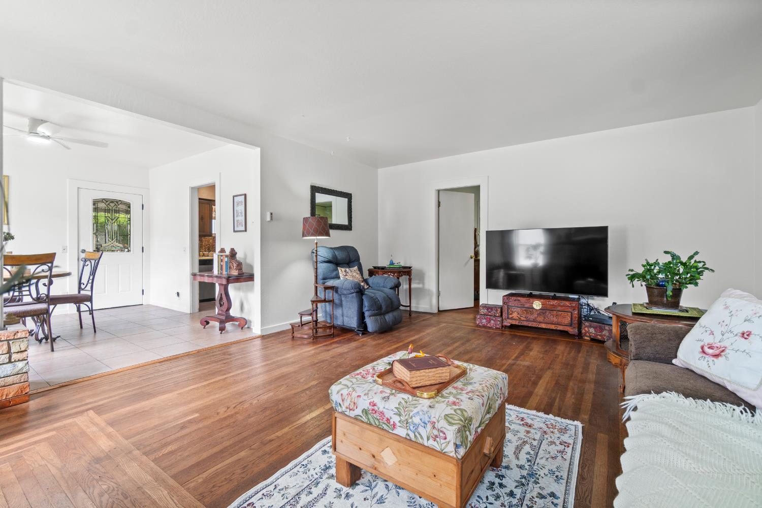 Detail Gallery Image 7 of 37 For 700 Canal St, Placerville,  CA 95667 - 3 Beds | 2 Baths