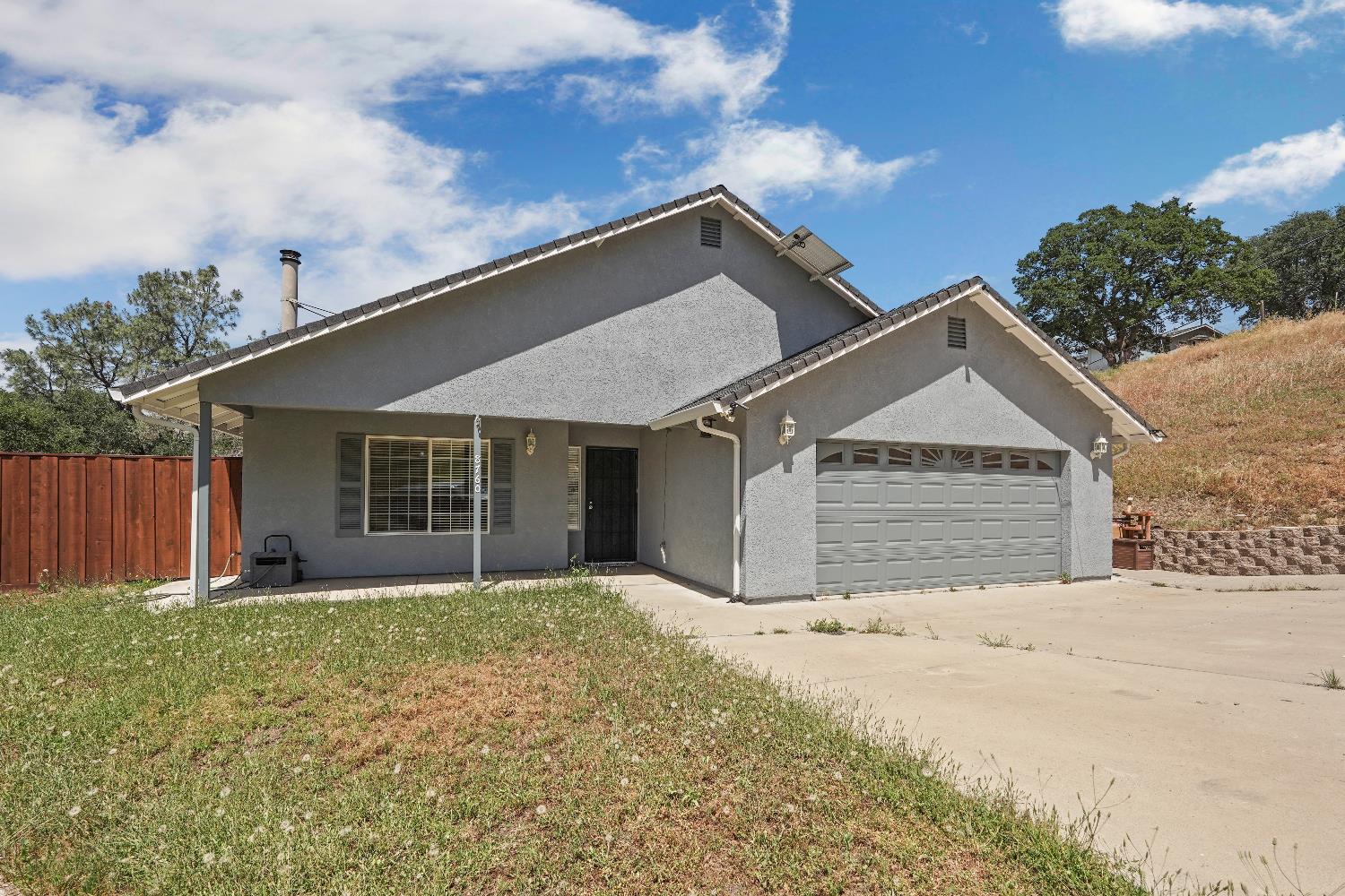 Detail Gallery Image 3 of 40 For 8760 Greer Way, Valley Springs,  CA 95252 - 3 Beds | 2 Baths