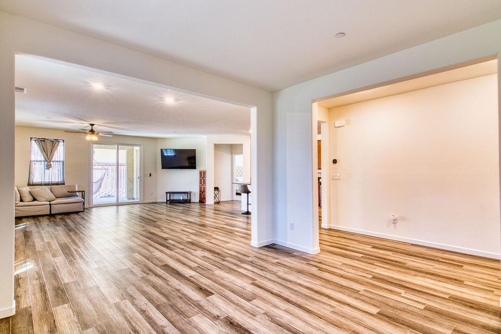 Detail Gallery Image 6 of 32 For 705 Somerset Way, Patterson,  CA 95363 - 3 Beds | 2 Baths