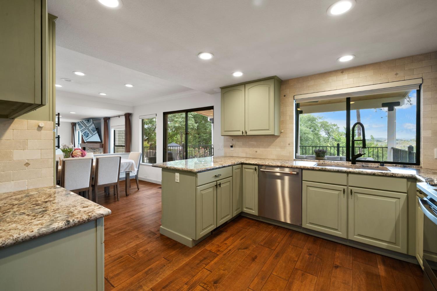 Detail Gallery Image 25 of 90 For 3379 Paloran Ct, Shingle Springs,  CA 95682 - 4 Beds | 3 Baths