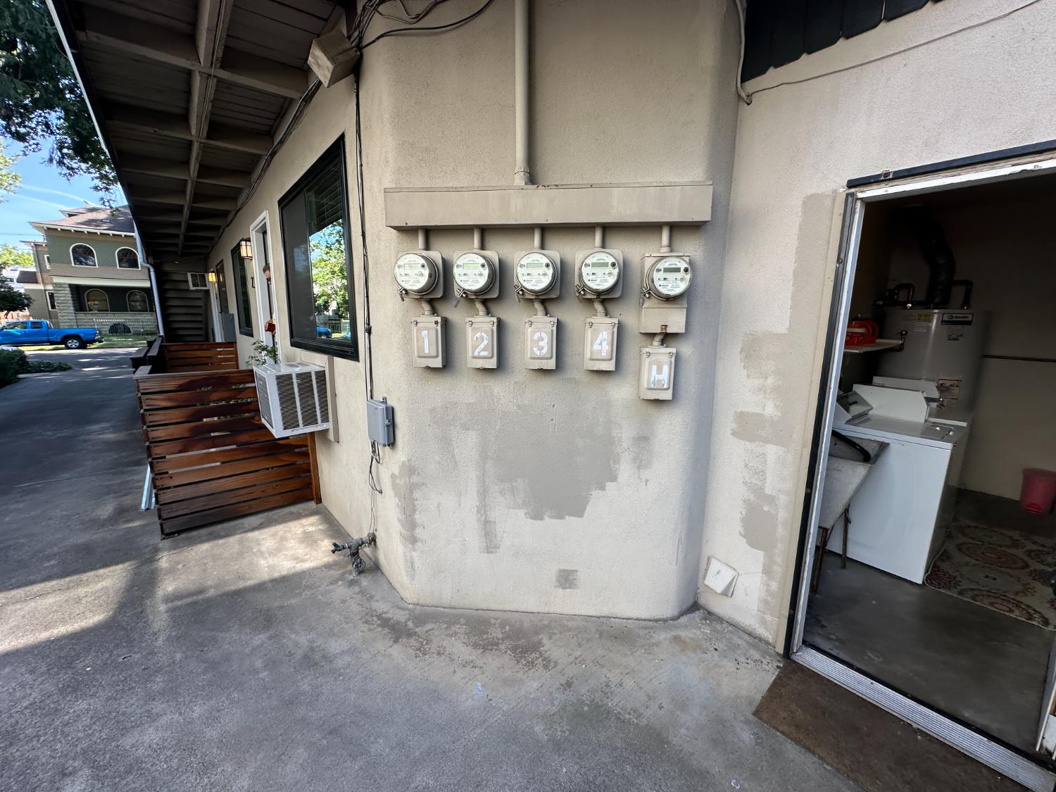 Detail Gallery Image 12 of 70 For 2124 H St, Sacramento,  CA 95816 - – Beds | – Baths