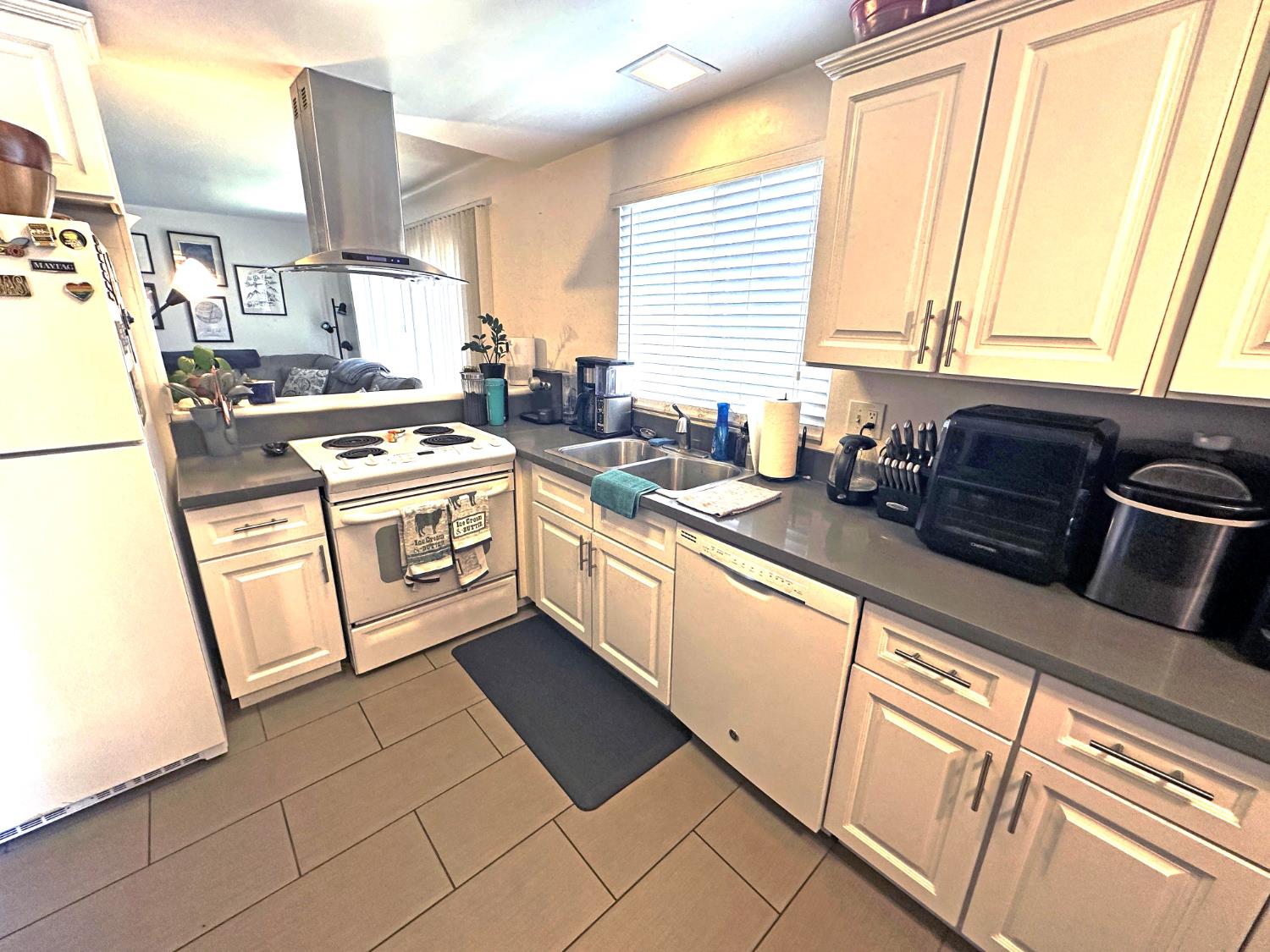 Detail Gallery Image 11 of 43 For 2525 N St, Sacramento,  CA 95816 - – Beds | – Baths