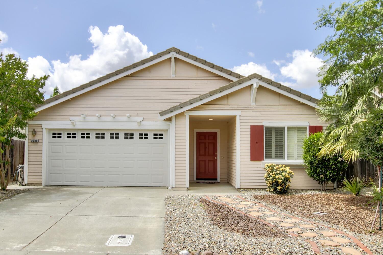 Detail Gallery Image 1 of 28 For 2385 Roualt St, Davis,  CA 95618 - 3 Beds | 2 Baths