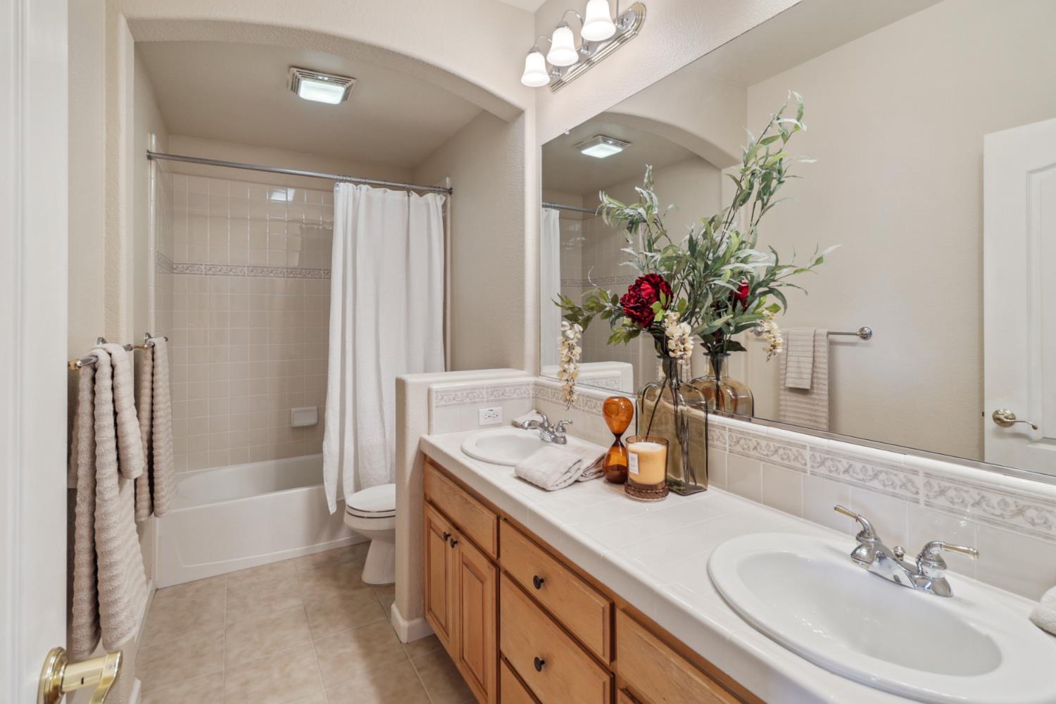 Detail Gallery Image 48 of 67 For 2039 Petruchio Way, Roseville,  CA 95661 - 4 Beds | 3 Baths