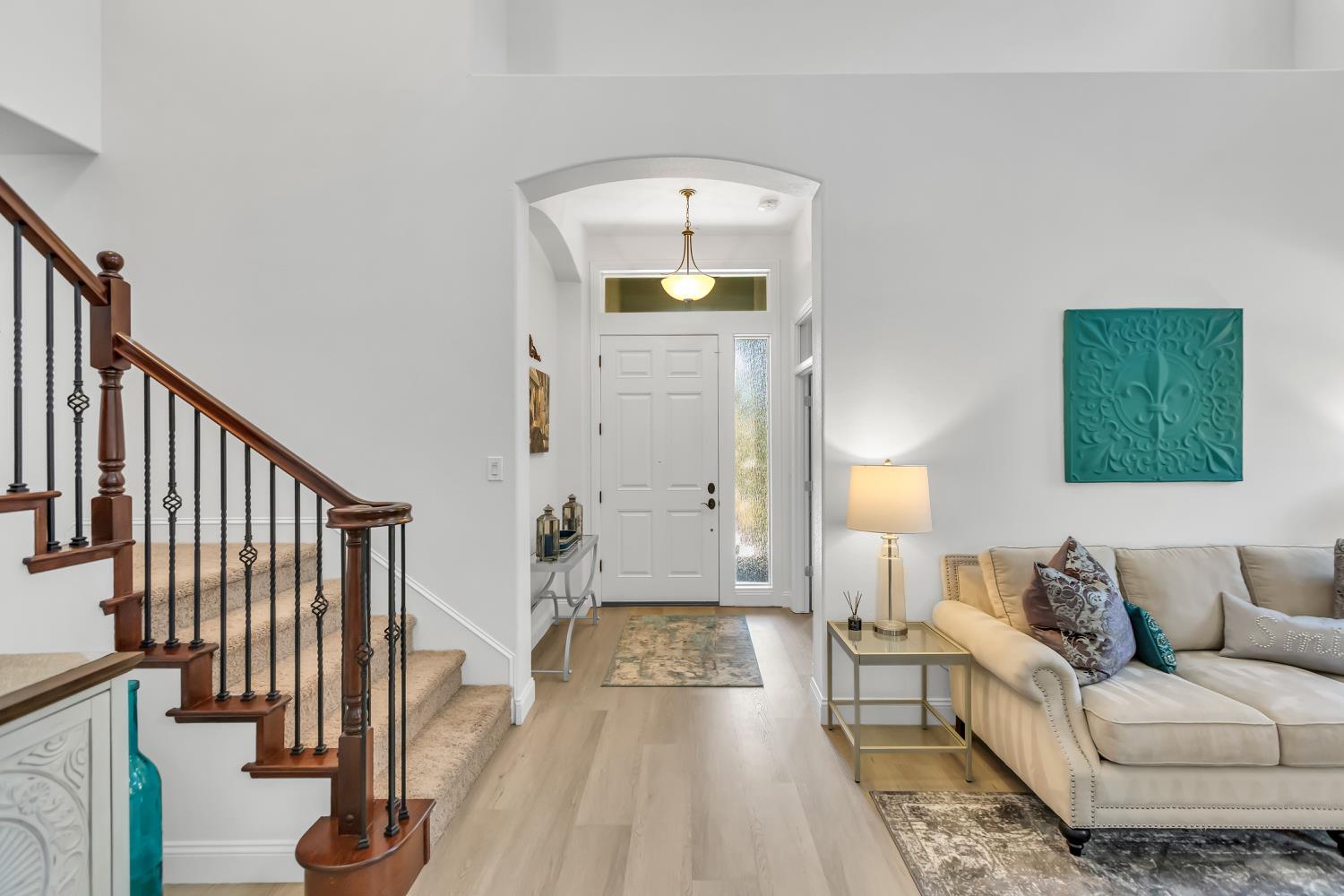 Detail Gallery Image 13 of 76 For 8530 Mandorla Cir, Orangevale,  CA 95662 - 4 Beds | 3/1 Baths