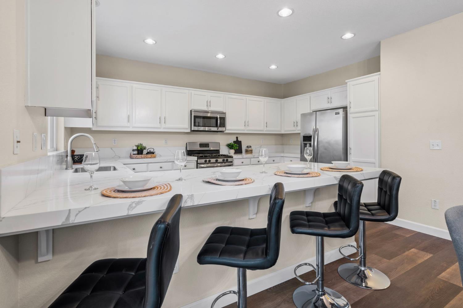 Detail Gallery Image 22 of 40 For 4677 Bonsai Ave, Tracy,  CA 95377 - 4 Beds | 2/1 Baths