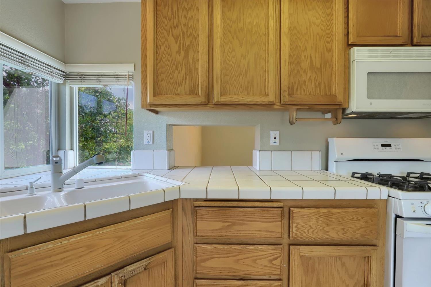 Detail Gallery Image 10 of 64 For 113 Holbrooke Way, Grass Valley,  CA 95945 - 2 Beds | 2 Baths