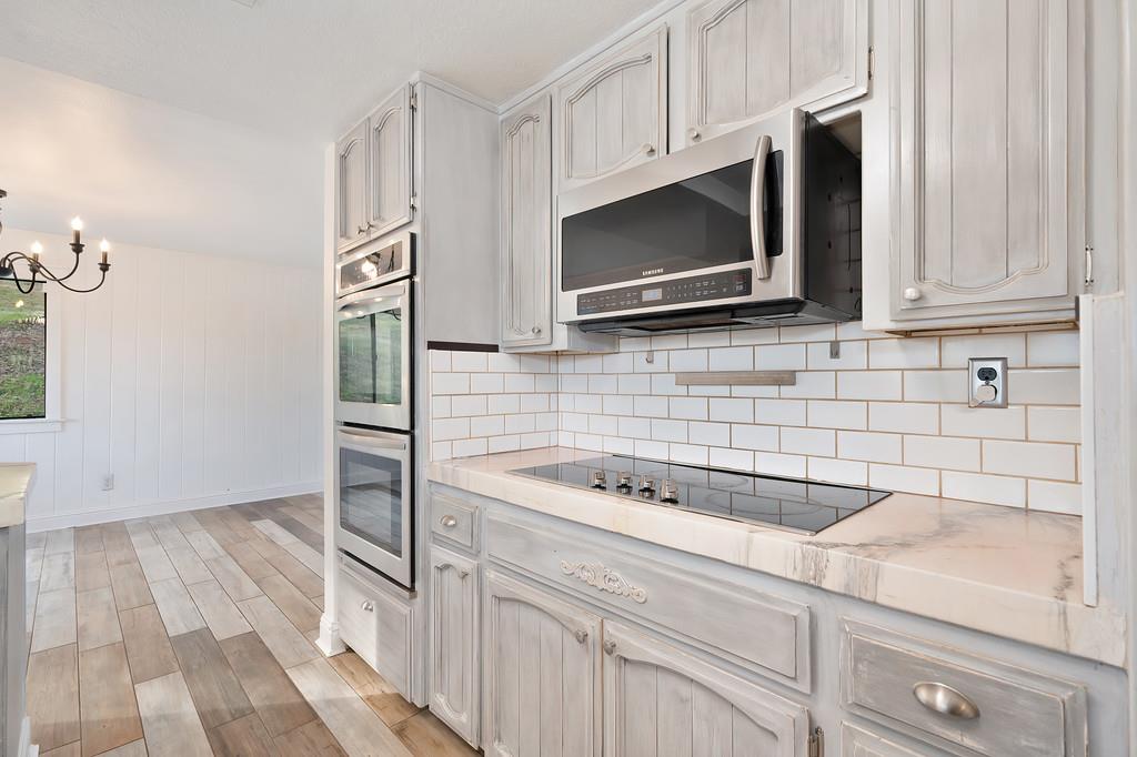 Detail Gallery Image 6 of 43 For 1930 Indian Rock Rd, Cool,  CA 95614 - 3 Beds | 2/1 Baths