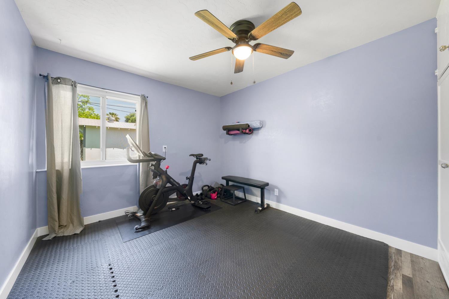 Detail Gallery Image 23 of 38 For 1136 Hampton Rd, Sacramento,  CA 95864 - 3 Beds | 1 Baths