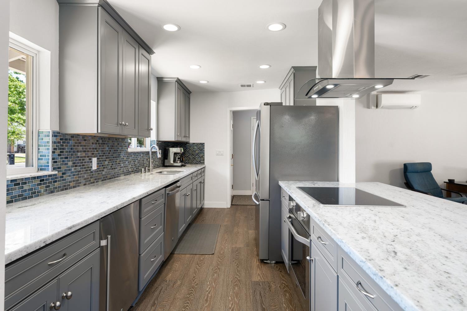 Detail Gallery Image 10 of 38 For 1136 Hampton Rd, Sacramento,  CA 95864 - 3 Beds | 1 Baths