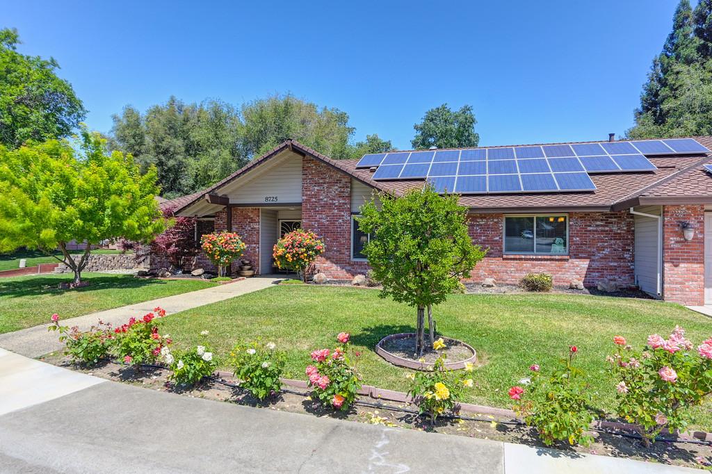 Detail Gallery Image 2 of 58 For 8725 Pathfinder Ct, Orangevale,  CA 95662 - 5 Beds | 3 Baths