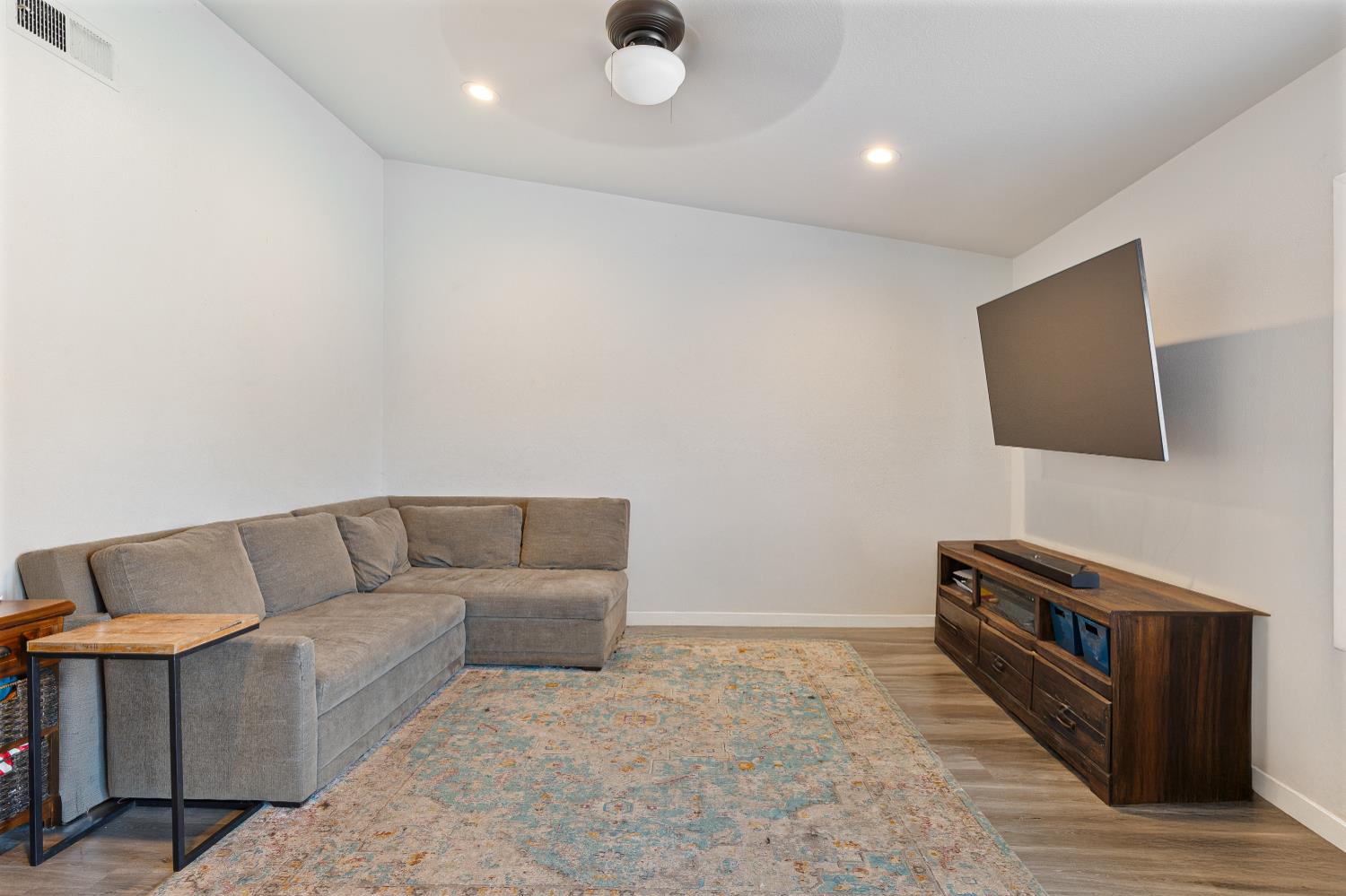 Detail Gallery Image 10 of 28 For 6900 Allegheny Pl, Stockton,  CA 95219 - 2 Beds | 1 Baths