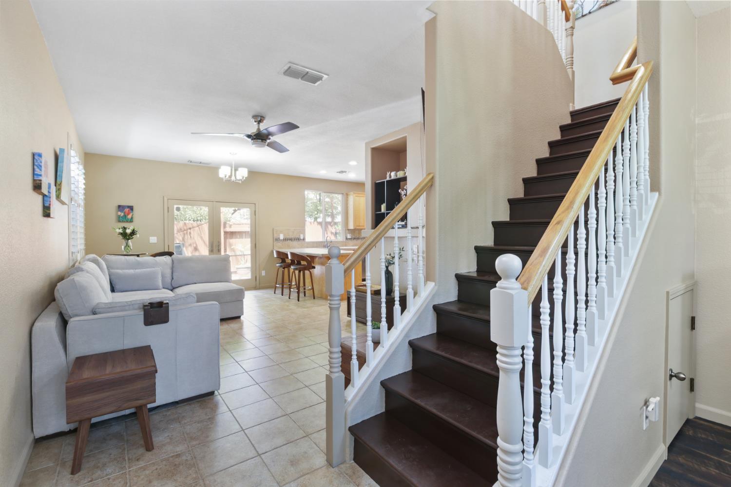 Detail Gallery Image 5 of 48 For 388 Metro Ln, West Sacramento,  CA 95605 - 3 Beds | 2/1 Baths