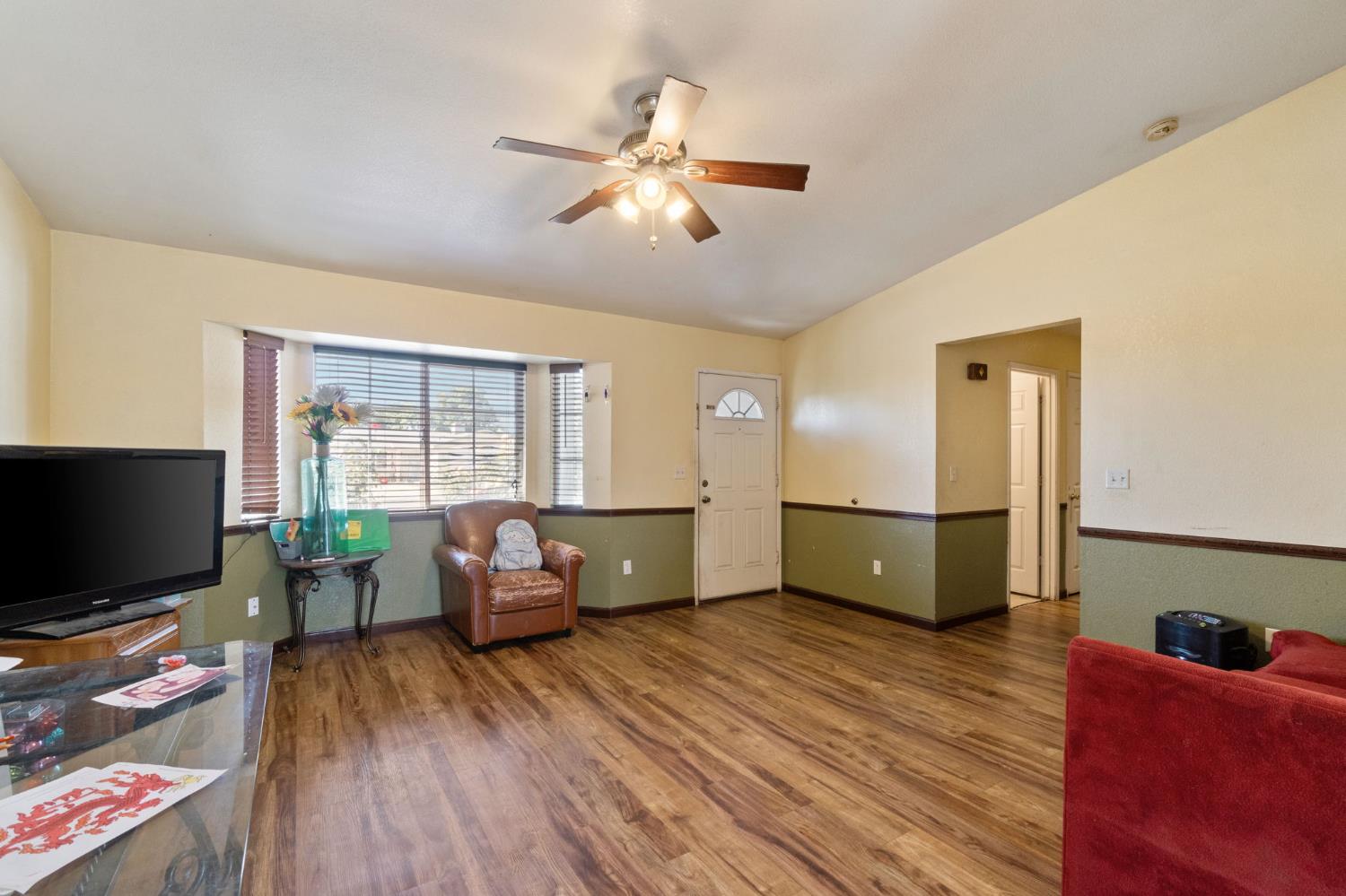 Detail Gallery Image 5 of 21 For 1451 Segovia Ct, Madera,  CA 93638 - 4 Beds | 2 Baths