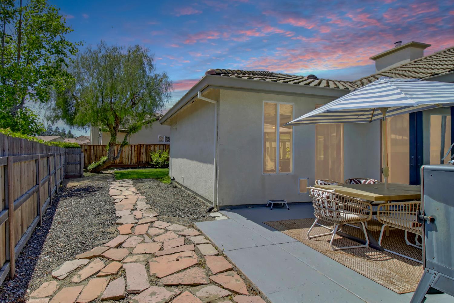 Detail Gallery Image 2 of 57 For 3068 Sparrow Dr, Sacramento,  CA 95834 - 4 Beds | 3 Baths