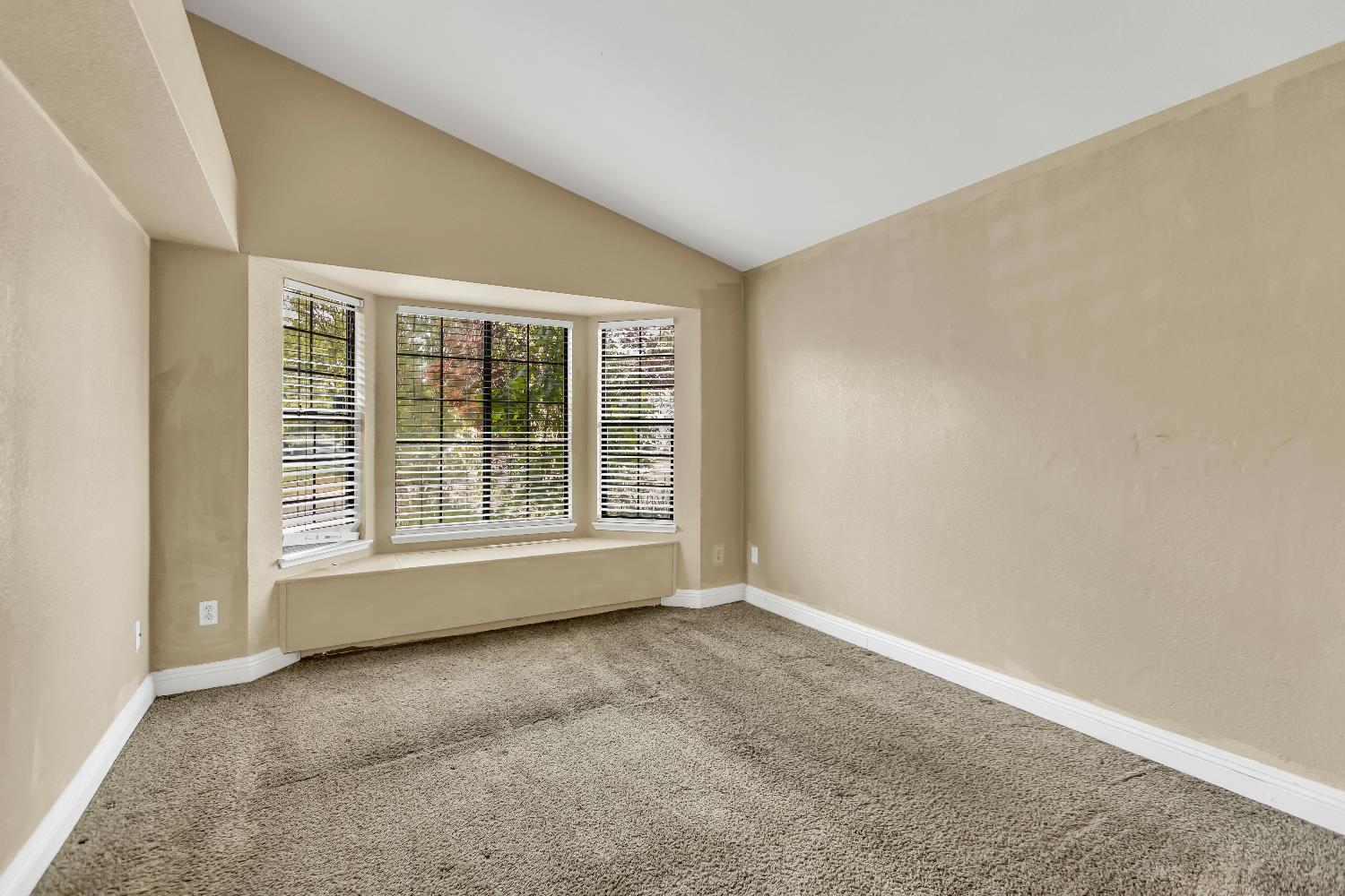 Detail Gallery Image 13 of 38 For 8401 Sunblaze Way, Sacramento,  CA 95823 - 3 Beds | 2 Baths