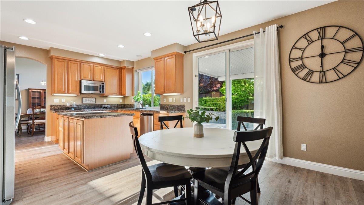 Detail Gallery Image 21 of 57 For 6433 Camellia Point Way, Roseville,  CA 95678 - 4 Beds | 3 Baths