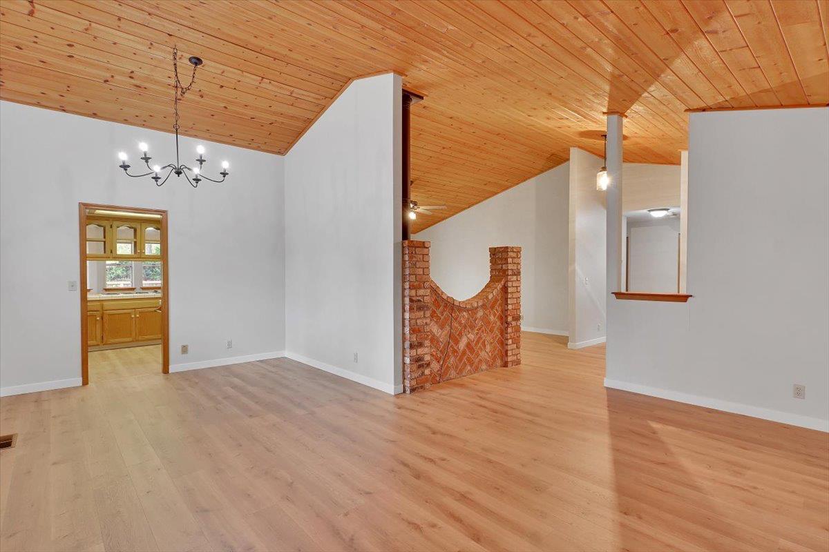 Detail Gallery Image 31 of 75 For 13901 Lake Wildwood Dr, Penn Valley,  CA 95946 - 3 Beds | 2 Baths