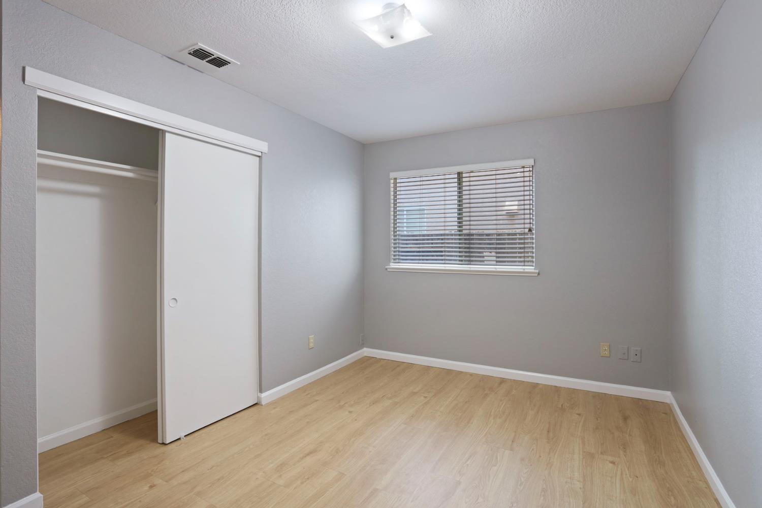 Detail Gallery Image 15 of 36 For 2405 S Fresno Ave, Stockton,  CA 95206 - 3 Beds | 2 Baths
