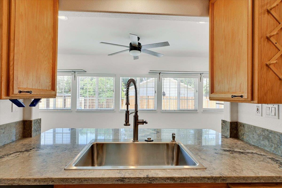 Grant Way, Yuba City, California image 30