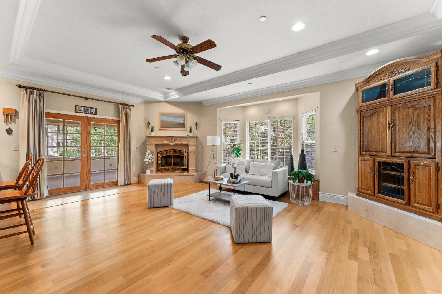 Detail Gallery Image 3 of 32 For 6604 Challis Ct, Citrus Heights,  CA 95610 - 3 Beds | 3 Baths