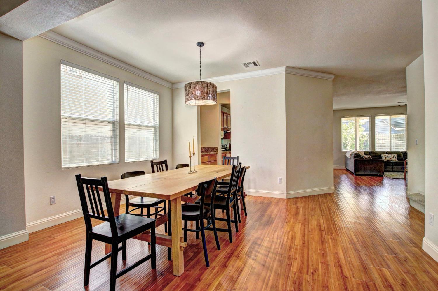 Detail Gallery Image 6 of 58 For 1461 Cortina Rd, West Sacramento,  CA 95691 - 5 Beds | 3 Baths