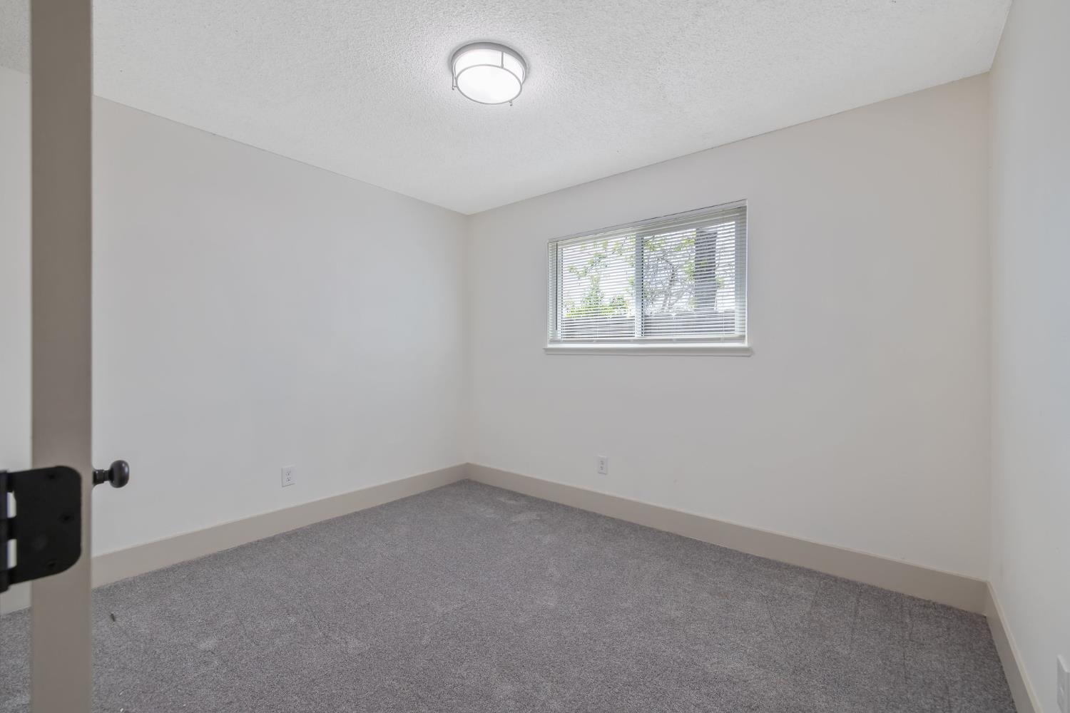 Detail Gallery Image 21 of 32 For 10141 Haven Ln, Hanford,  CA 93230 - 3 Beds | 2 Baths
