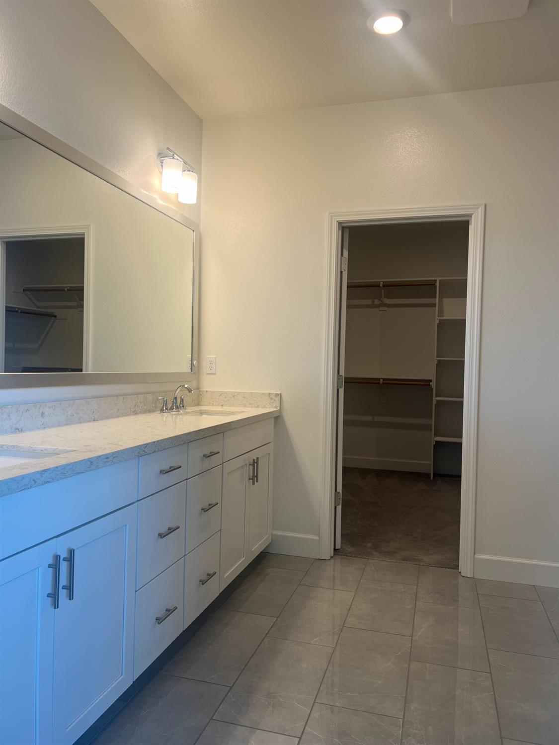 Detail Gallery Image 13 of 18 For 9518 Cheverny Way, Sacramento,  CA 95829 - 4 Beds | 3 Baths