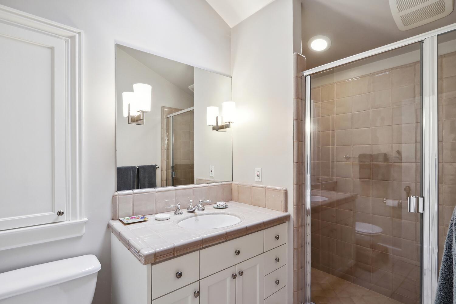 Detail Gallery Image 43 of 62 For 2665 Donner Way, Sacramento,  CA 95818 - 4 Beds | 3 Baths