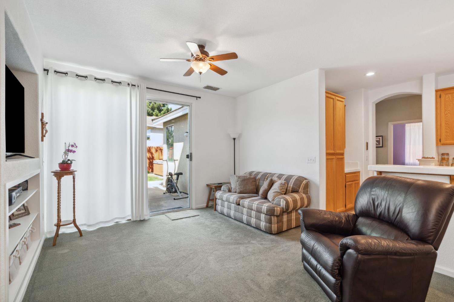 Detail Gallery Image 9 of 26 For 60 Groth Cir, Sacramento,  CA 95834 - 3 Beds | 2 Baths
