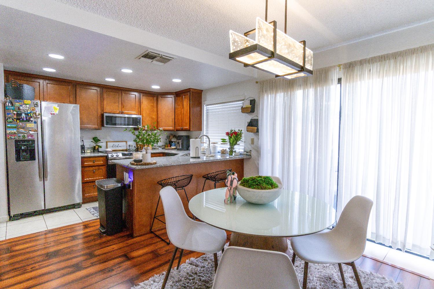 Detail Gallery Image 8 of 20 For 8 Tide Ct, Sacramento,  CA 95833 - 3 Beds | 2/1 Baths